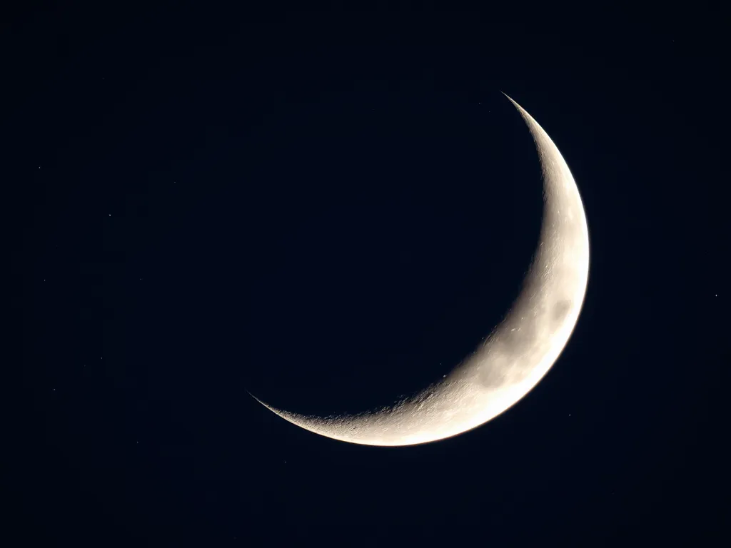 Dlaczego Księżyc zmienia kształt? Fazy i ich znaczenie